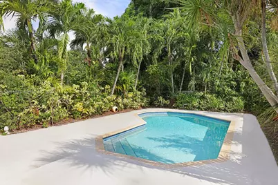 8850 NE 4th Ave, El Portal, FL 33138 - Photo 4