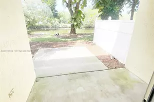 285 River Bluff Ln, Royal Palm Beach, FL 33411 - Photo 26