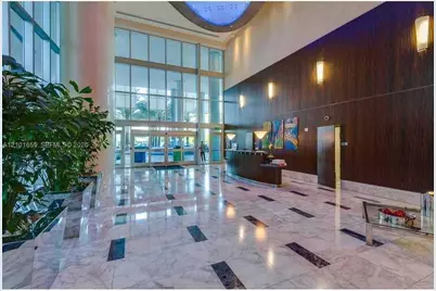 185 SW 7th St #3006, Miami, FL 33130 - Photo 2