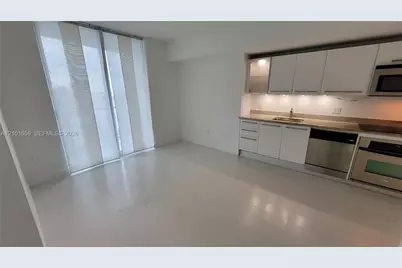 185 SW 7th St #3006, Miami, FL 33130 - Photo 8