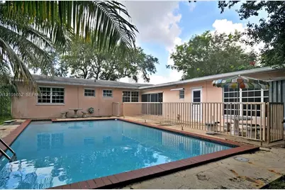 6851 Sunset Dr, South Miami, FL 33143 - Photo 2