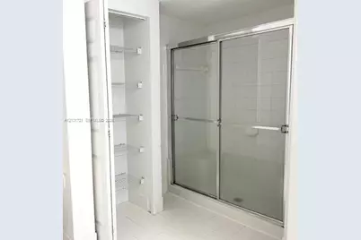 17150 N Bay Rd #2402, Sunny Isles Beach, FL 33160 - Photo 6