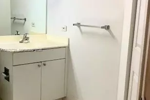 17150 N Bay Rd, Sunny Isles Beach, FL 33160 - Photo 4