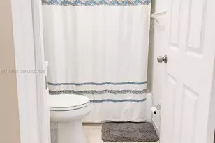 5800 W 18th Ln, Hialeah, FL 33012 - Photo 16