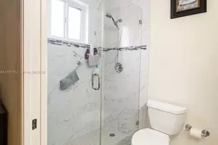 5800 W 18th Ln, Hialeah, FL 33012 - Photo 14