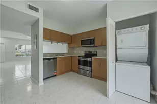16731 Hemingway Dr, Weston, FL 33326 - Photo 10