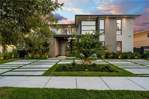 2340 NE 201st St, Miami, FL 33180 - Photo 4