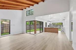 10828 SW 132nd Cir Ct, Miami, FL 33186 - Photo 4