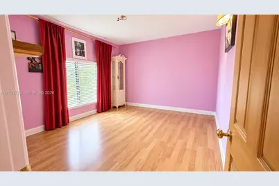 1671 E Sandpiper Cir, Pembroke Pines, FL 33026 - Photo 24