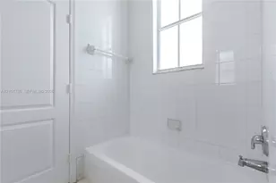 8073 W 36th Ave, Hialeah, FL 33018 - Photo 30
