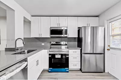 445 NE 195th St #125, Miami, FL 33179 - Photo 2