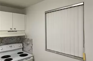 1755 W 60th St, Hialeah, FL 33012 - Photo 16