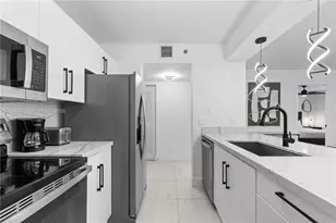 1200 Brickell Bay Dr, Miami, FL 33131 - Photo 6