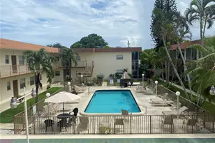 415 NE 2nd St, Hallandale Beach, FL 33009 - Photo 12