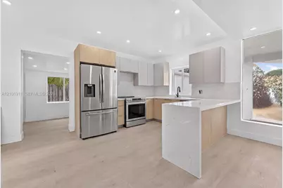 334 NW 110th St, Miami, FL 33168 - Photo 6