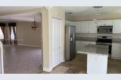 9044 SW 212th Ln, Cutler Bay, FL 33189 - Photo 6