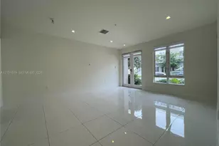 10225 NW 63rd Terrace, Doral, FL 33178 - Photo 4