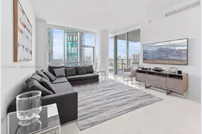 851 NE 1st Ave #2601, Miami, FL 33132 - Photo 2