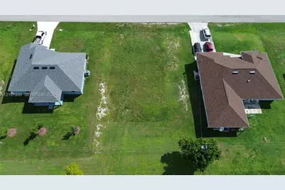 2045 NE 24th Ter, Cape Coral, FL 33909 - Photo 10
