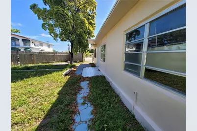 1120 E Le Jeune Road, Hialeah, FL 33010 - Photo 34