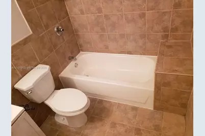 640 SW 9th Court #02, Pompano Beach, FL 33060 - Photo 6