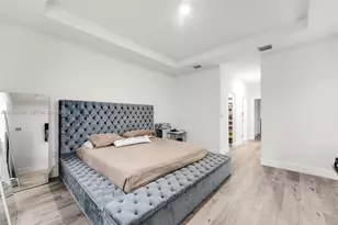 10964 W 35th Ln, Hialeah, FL 33018 - Photo 12