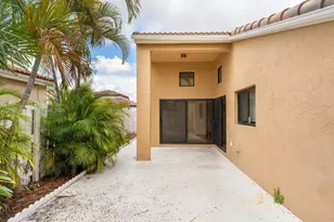 561 SW 88th Pl W, Miami, FL 33174 - Photo 18