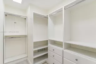 561 SW 88th Pl W, Miami, FL 33174 - Photo 12