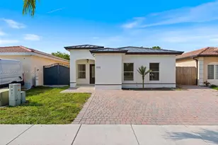 7978 NW 200th St, Hialeah, FL 33015 - Photo 2
