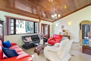 348 NE 118th St, Miami, FL 33161 - Photo 6