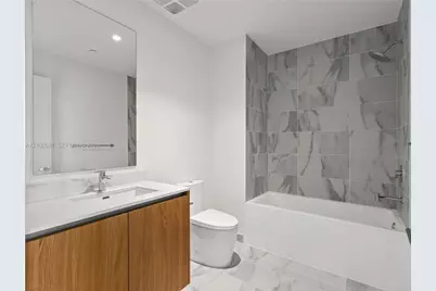 1400 Biscayne Blvd #308, Miami, FL 33132 - Photo 8