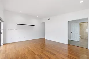 502 NE 195th St, Miami, FL 33179 - Photo 12