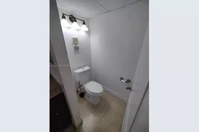 616 Executive Center Dr #107, West Palm Beach, FL 33401 - Photo 26