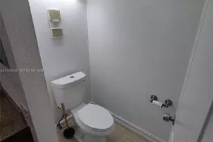 616 Executive Center Dr, West Palm Beach, FL 33401 - Photo 26