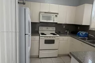 7030 NW 177th St, Hialeah, FL 33015 - Photo 4