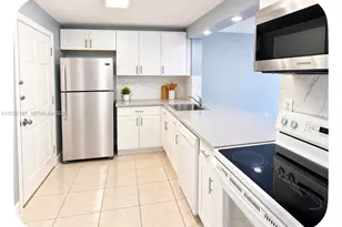 9611 SW 77th Ave, Miami, FL 33156 - Photo 2