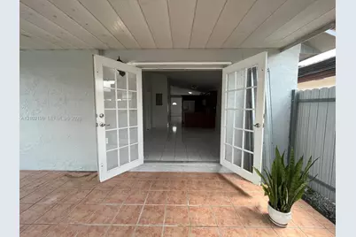 2682 W 74th Ter, Hialeah, FL 33016 - Photo 14