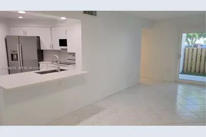 9417 Fontainebleau Blvd #108, Miami, FL 33172 - Photo 2