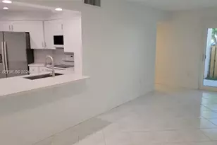 9417 Fontainebleau Blvd, Miami, FL 33172 - Photo 2