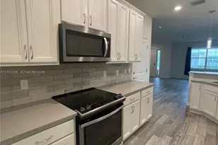 4860 Eucalyptus Dr, Hollywood, FL 33021 - Photo 6