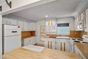 3250 NW 14th Terrace, Miami, FL 33125 - Photo 30