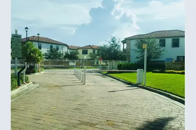 10310 NW 70th Ter, Doral, FL 33178 - Photo 10