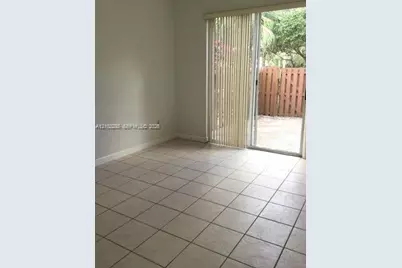 11352 NW 56th St, Doral, FL 33178 - Photo 6