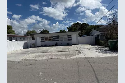 831 NW 24th Ave, Miami, FL 33125 - Photo 4