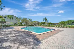 701 SW 128th Ave, Pembroke Pines, FL 33027 - Photo 14