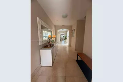 7716 NW 113th Ave, Doral, FL 33178 - Photo 8