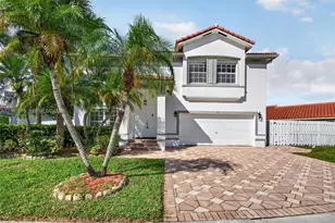 83 Gables Blvd, Weston, FL 33326 - Photo 2