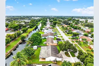 8500 NW 3rd St, Pembroke Pines, FL 33024 - Photo 48