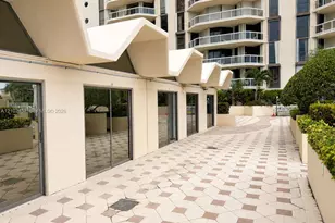 20191 E Country Club Dr, Aventura, FL 33180 - Photo 4