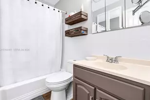 901 SW 11th Ave, Hallandale Beach, FL 33009 - Photo 16